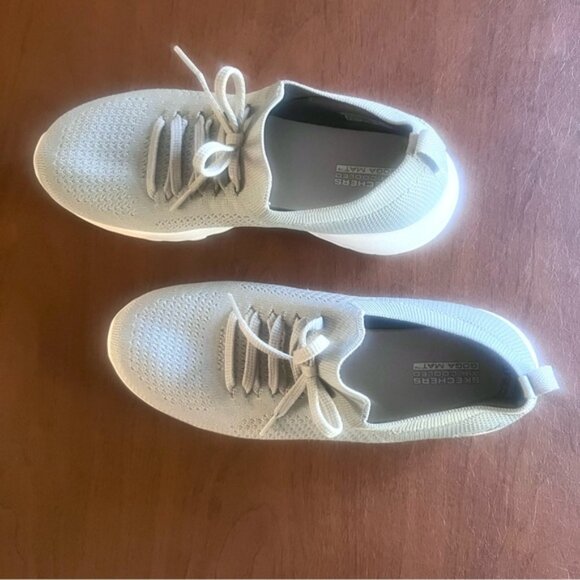 Skechers stretch women’s size 8 sneakers good condition gray cloth white… - Picture 2 of 9